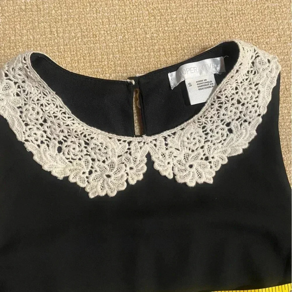 Urban Outfitters Jumpsuit Shorts Black with Lace Collar Women’s Small - Picture 8 of 9